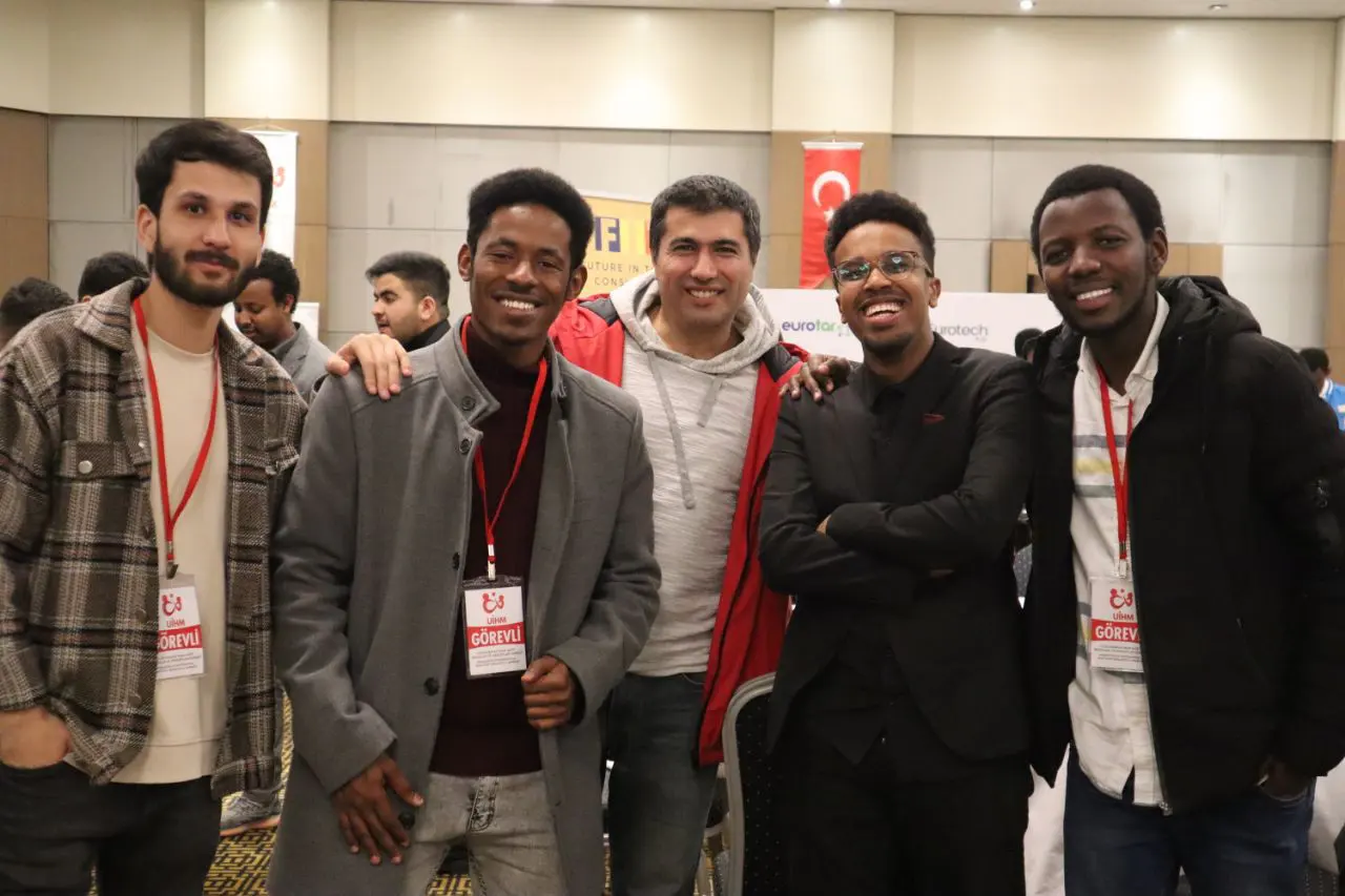 UİHM buluşmasında farklı ülkelerden beş katılımcı